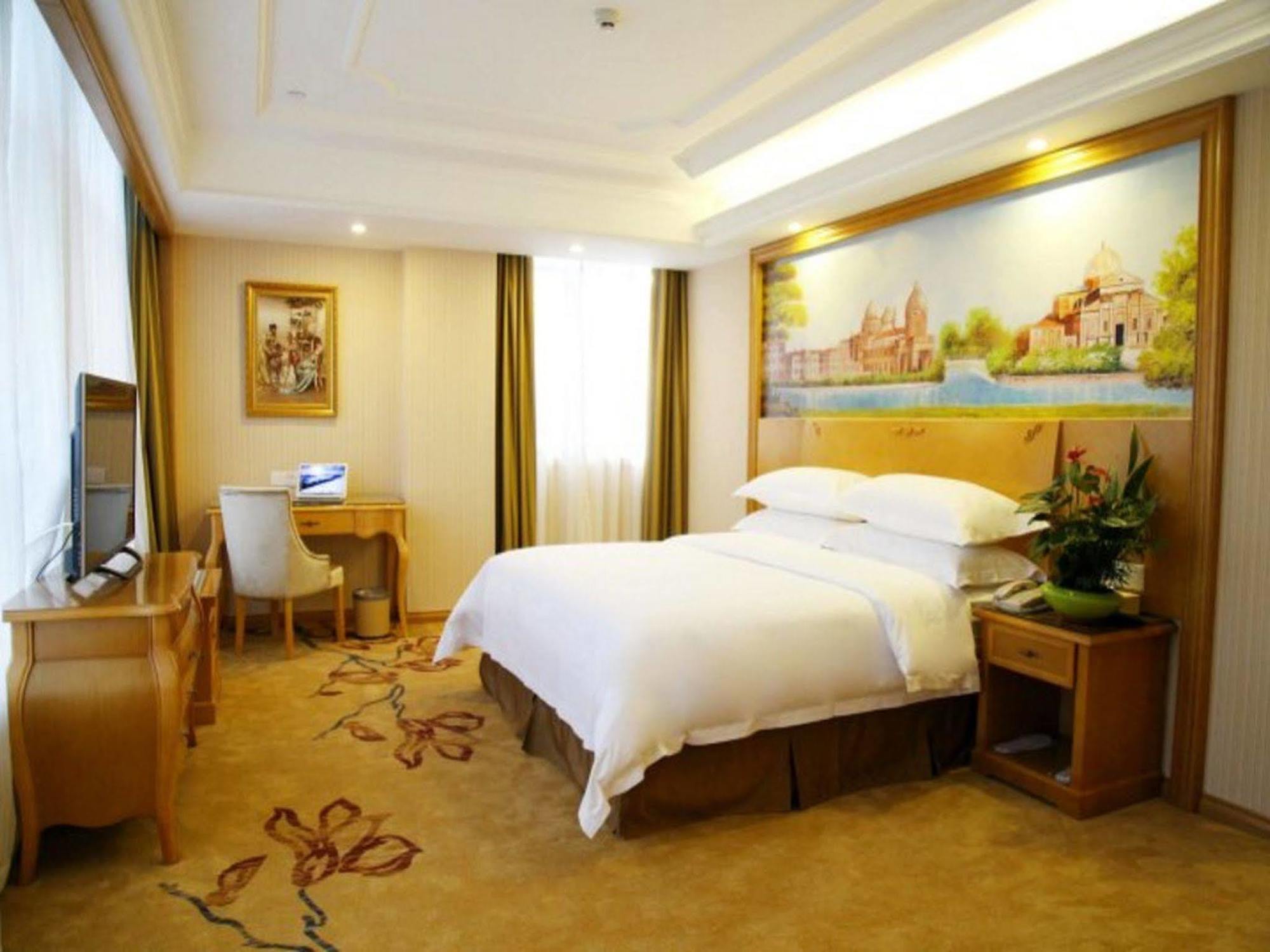 Vienna International Hotel Meizhou Spindle Bridge Branch Екстериор снимка